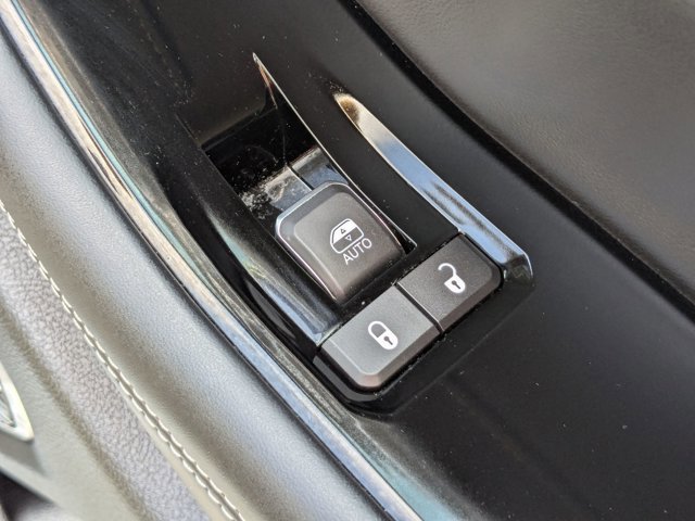 Used 2023 Jeep Grand Cherokee L Overland w/ Luxury Tech Group IV RWD image 38