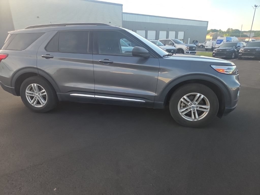 Certified 2023 Ford Explorer XLT RWD image 12