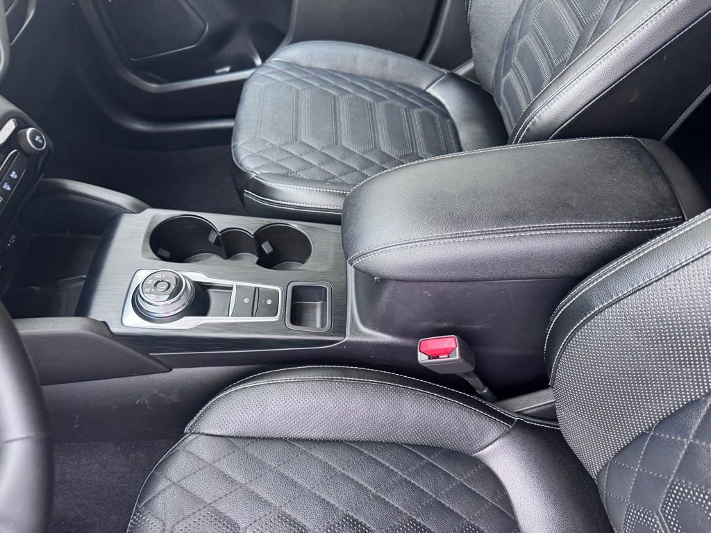 Certified 2023 Ford Escape SE w/ PHEV Premium Package image 16