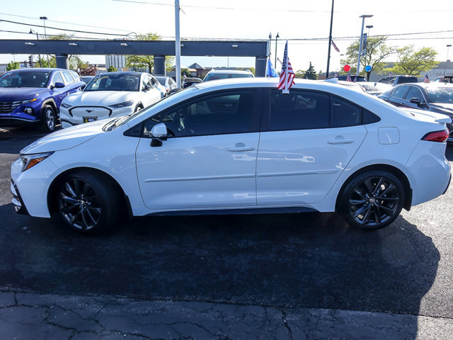 Used 2025 Toyota Corolla SE w/ Convenience Package FWD image 5