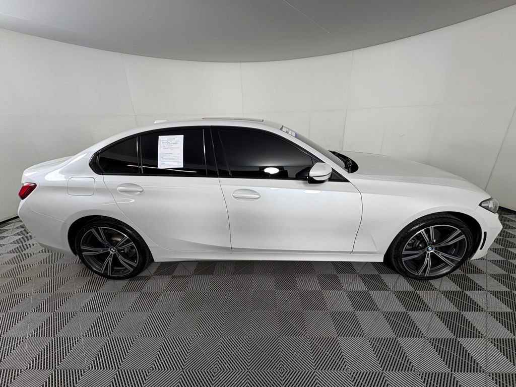 Used 2023 BMW 330i xDrive Sedan w/ Premium Package image 6