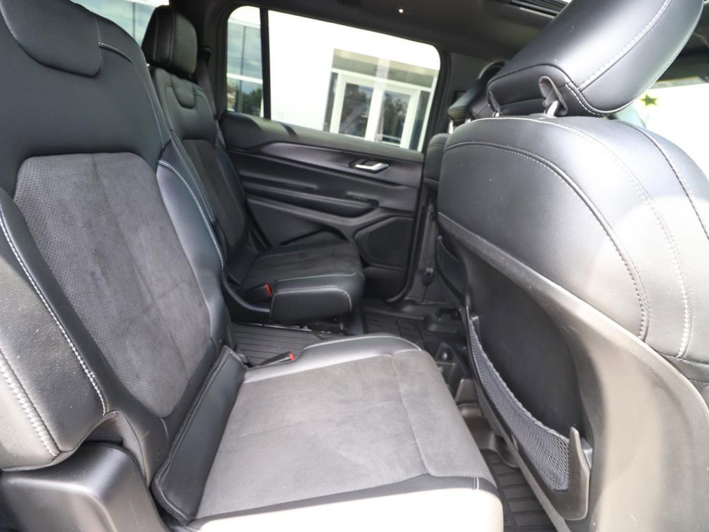 Used 2023 Jeep Grand Cherokee L Laredo RWD image 25