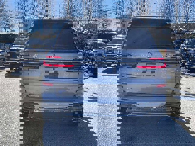 Used 2023 BMW X7 xDrive40i w/ Executive Package image 4