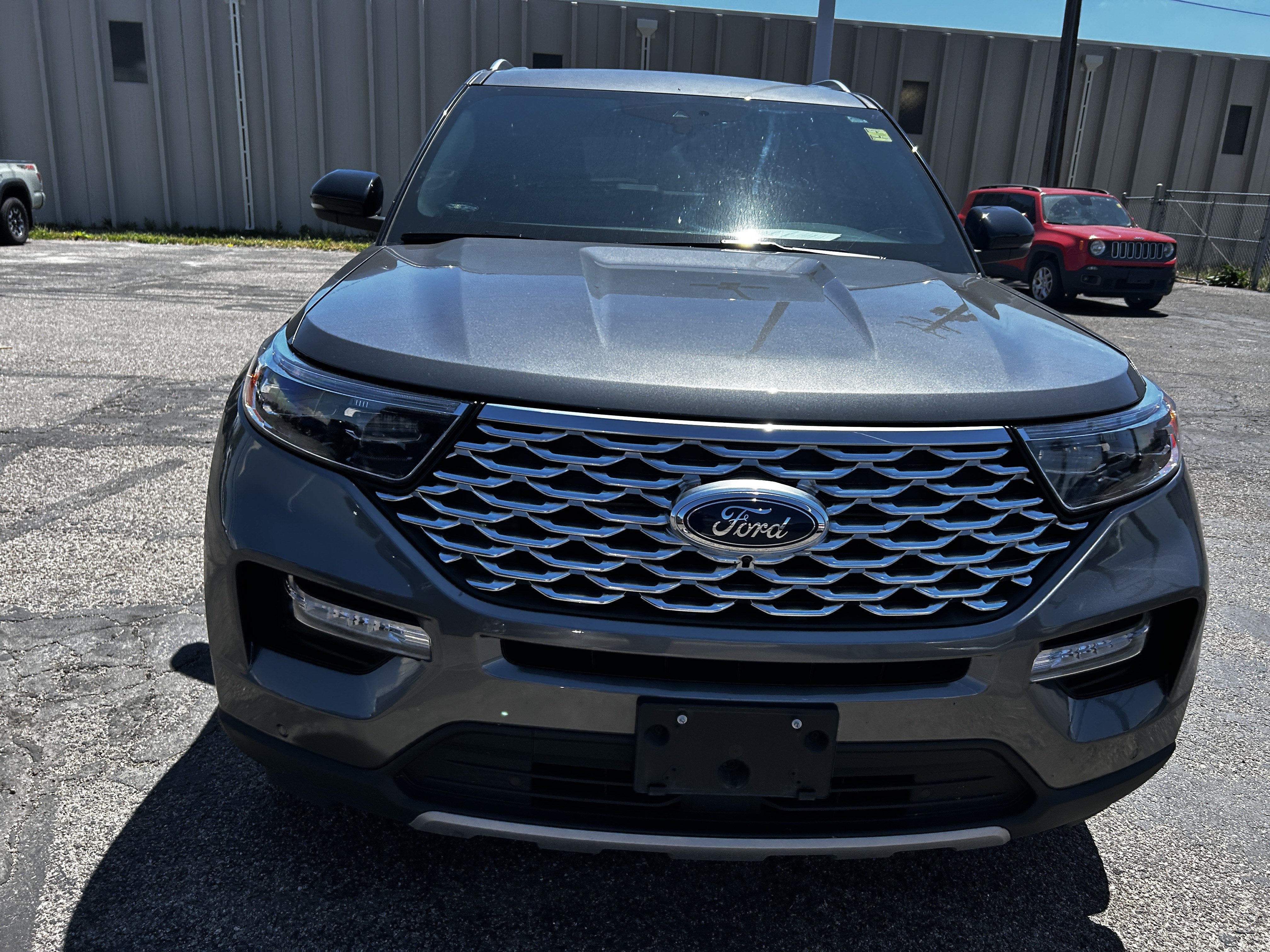 Certified 2023 Ford Explorer Platinum w/ Premium Technology Package AWD/4WD image 8