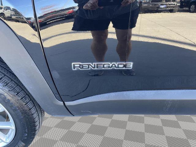 Used 2023 Jeep Renegade Latitude image 34