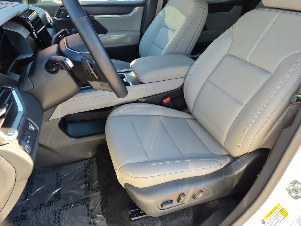 Used 2026 GMC Acadia Elevation w/ Elevation Premium Package FWD image 23