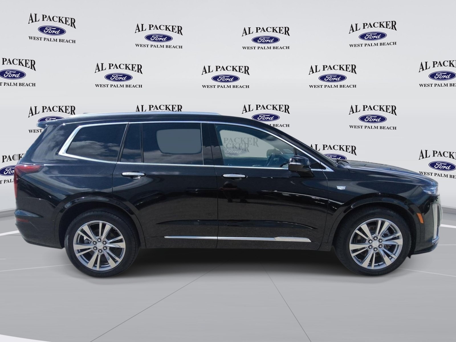 Used 2023 Cadillac XT6 Premium Luxury w/ Technology Package FWD image 7