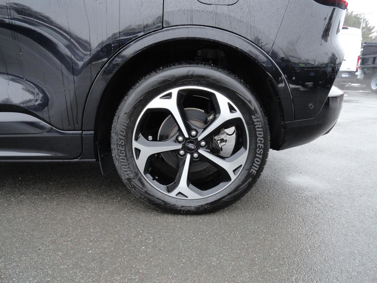 Certified 2023 Ford Escape ST-Line Elite w/ Premium Technology Package image 9