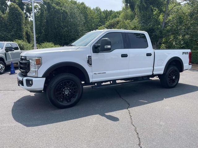 Certified 2022 Ford F250 XLT w/ Black Appearance Package AWD/4WD image 3