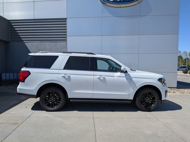 Certified 2024 Ford Expedition XLT RWD image 3