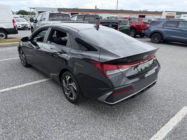 Used 2025 Hyundai Elantra Sport FWD image 6