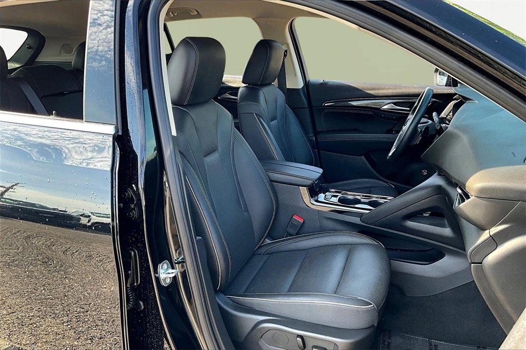 Used 2023 Buick Envision Essence image 9