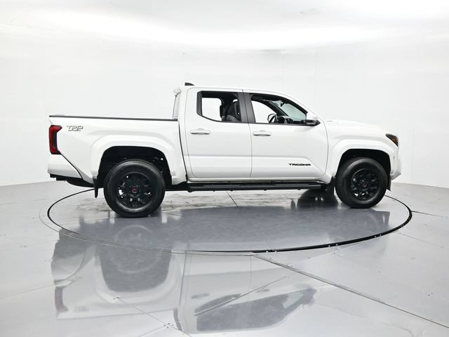 Used 2025 Toyota Tacoma TRD Sport AWD/4WD image 2