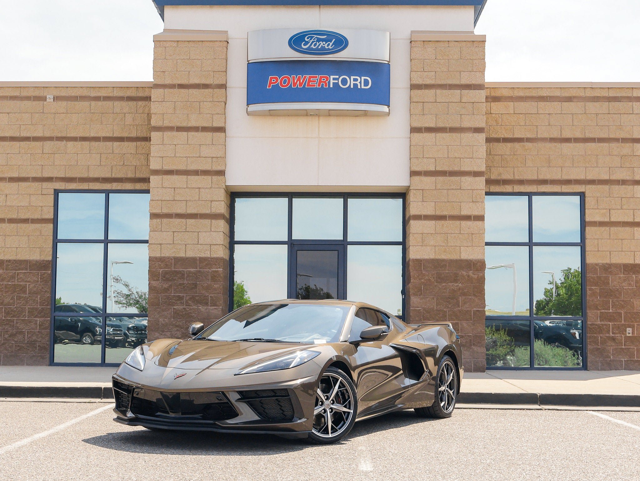Used 2020 Chevrolet Corvette Stingray Premium Cpe w/ 3LT Preferred Equipment Group RWD image 2