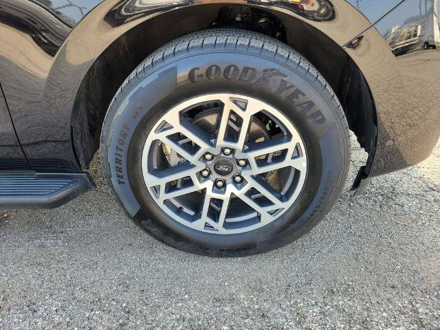 Certified 2025 Ford Expedition Active RWD image 6