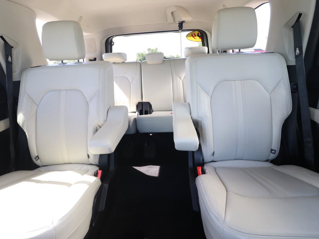 Certified 2019 Ford Expedition Platinum RWD image 12