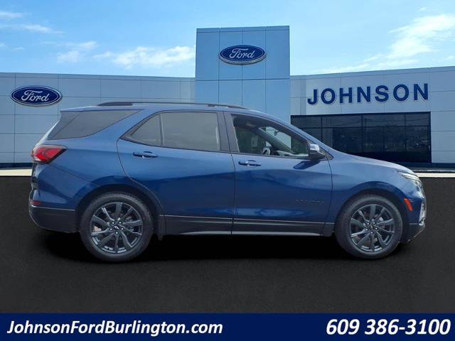 Used 2023 Chevrolet Equinox RS w/ RS Leather Package image 2