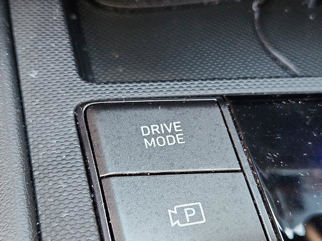 Used 2025 Hyundai Elantra Sport FWD image 23