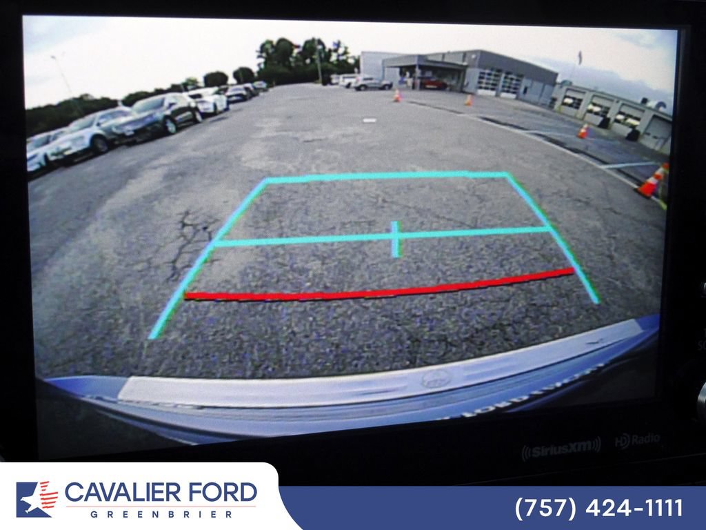 Used 2022 Toyota Highlander XLE AWD/4WD image 27