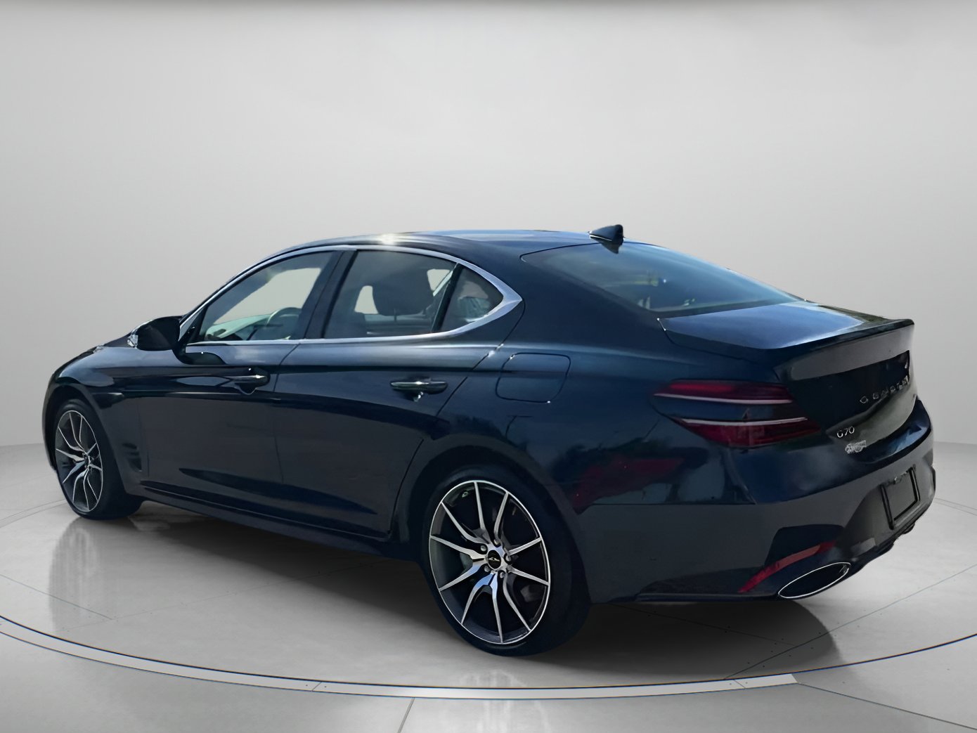Used 2025 Genesis G70 2.5T image 20