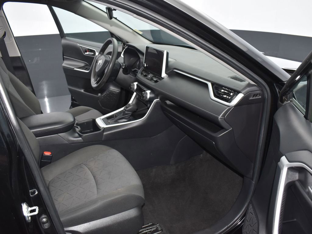 Used 2023 Toyota RAV4 XLE w/ Convenience Package FWD image 17