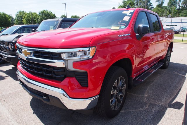 Used 2023 Chevrolet Silverado 1500 LT AWD/4WD image 4