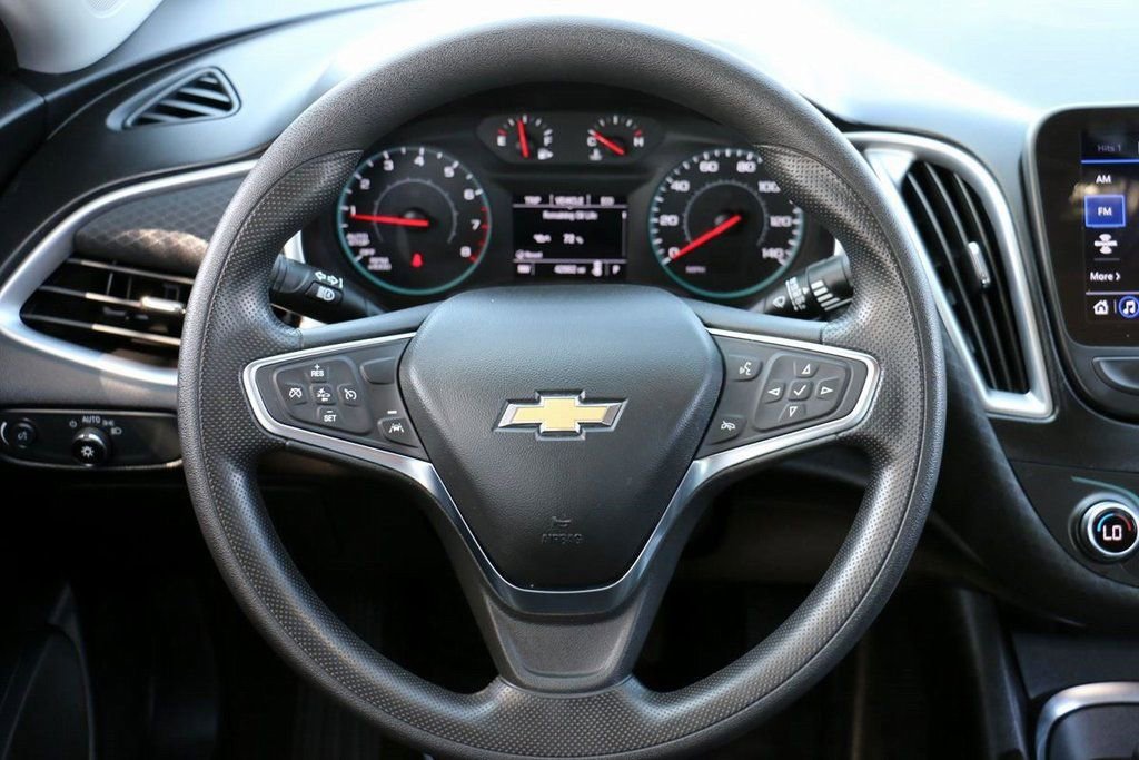 Used 2025 Chevrolet Malibu LT image 23