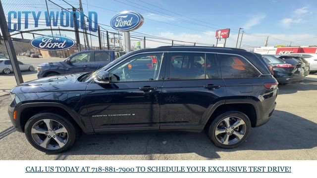 Used 2022 Jeep Grand Cherokee Limited 4xe w/ Luxury Tech Group II image 2