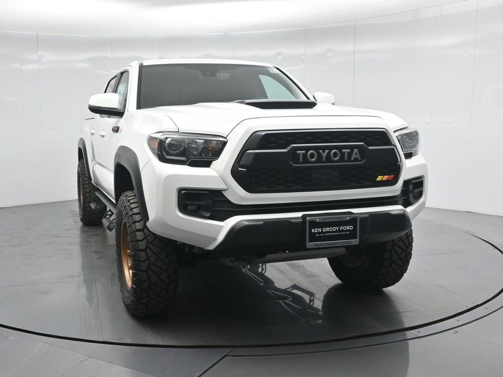 Used 2019 Toyota Tacoma TRD Pro image 2