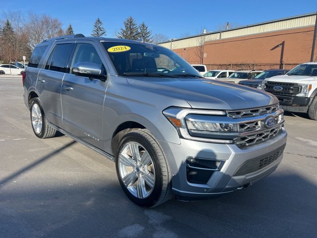 Certified 2024 Ford Expedition Platinum image 3
