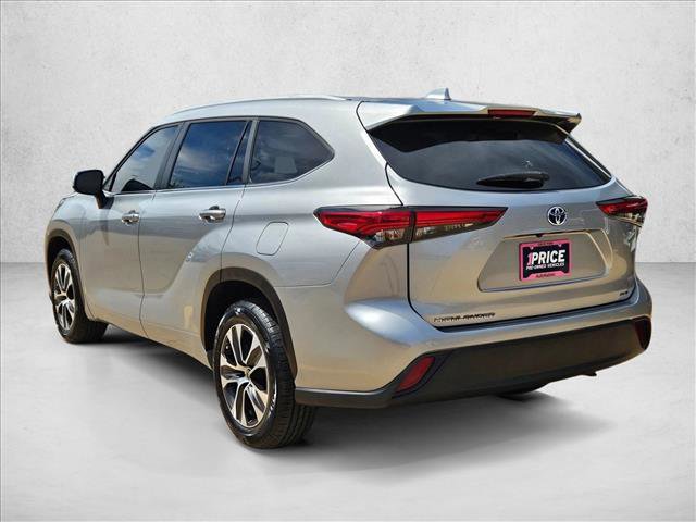 Used 2023 Toyota Highlander XLE image 5