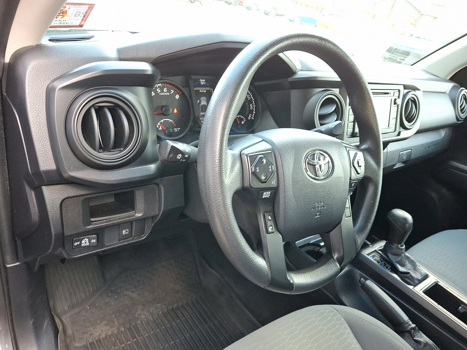 Used 2019 Toyota Tacoma SR image 17