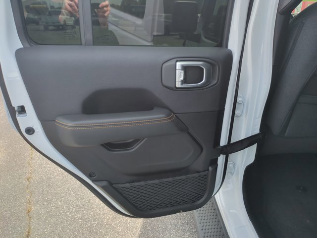 Used 2024 Jeep Wrangler Unlimited Sahara w/ Safety Group image 27