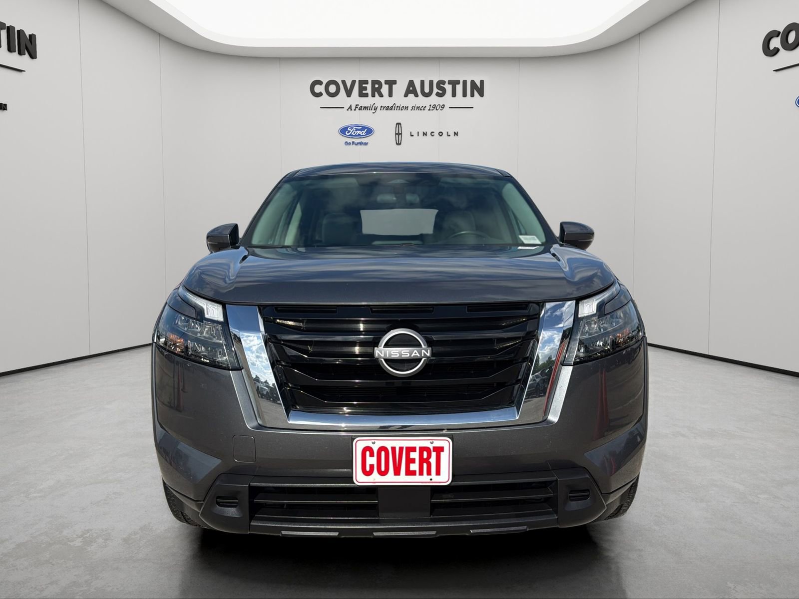 Used 2024 Nissan Pathfinder SV FWD image 8