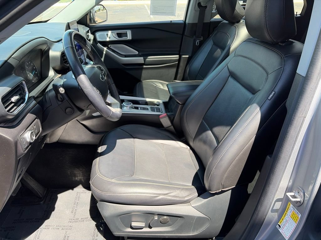 Certified 2022 Ford Explorer Limited w/ Limited Technology Package RWD image 24