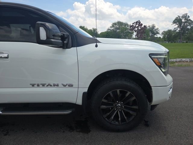 Used 2020 Nissan Titan SL w/ Moonroof Package AWD/4WD image 4