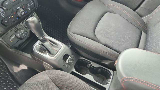 Used 2023 Jeep Renegade Trailhawk AWD/4WD image 14