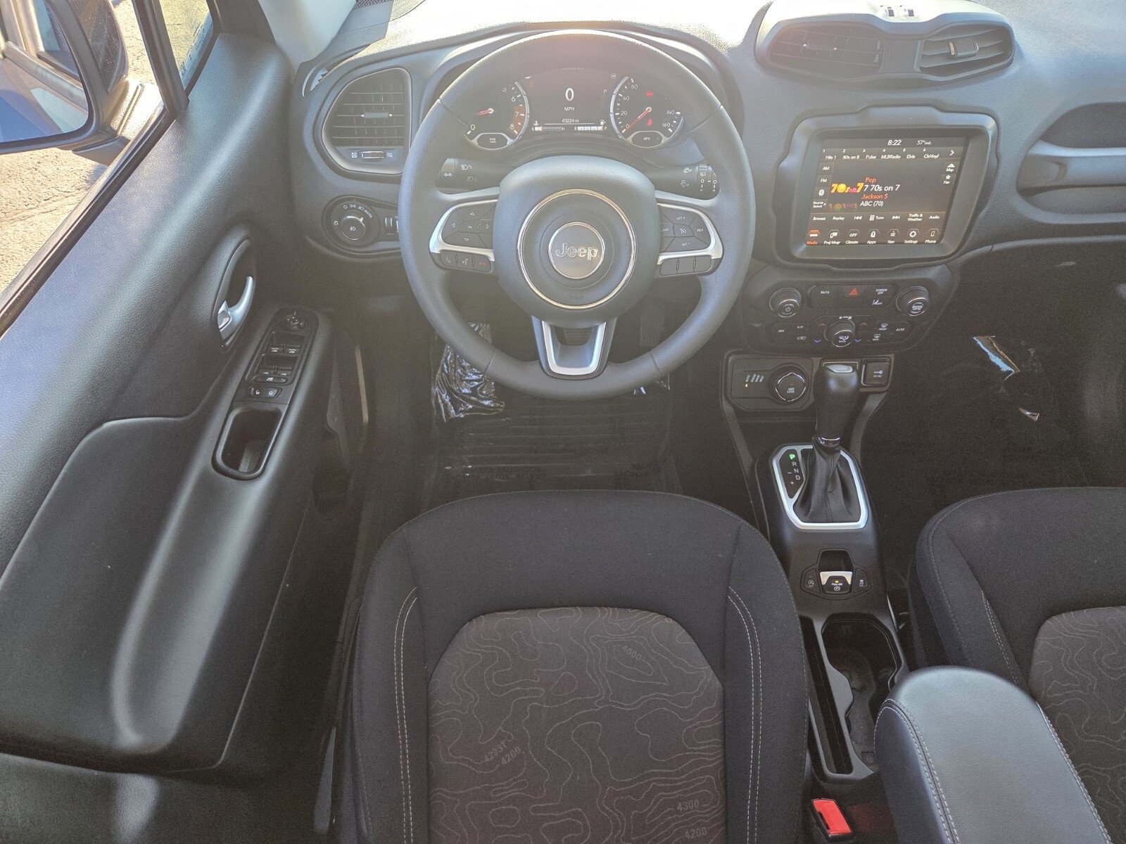Used 2023 Jeep Renegade Latitude image 12