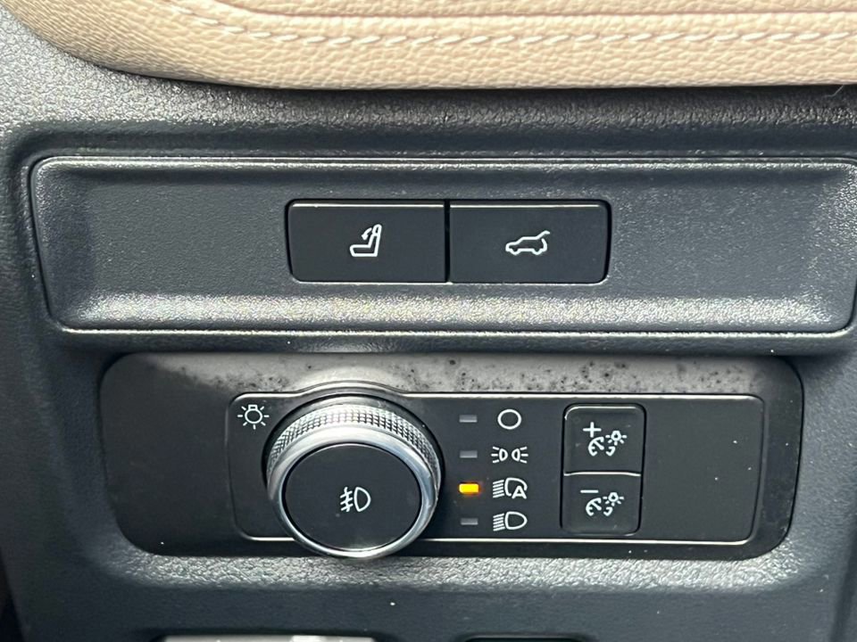 Certified 2022 Ford Expedition Limited image 25