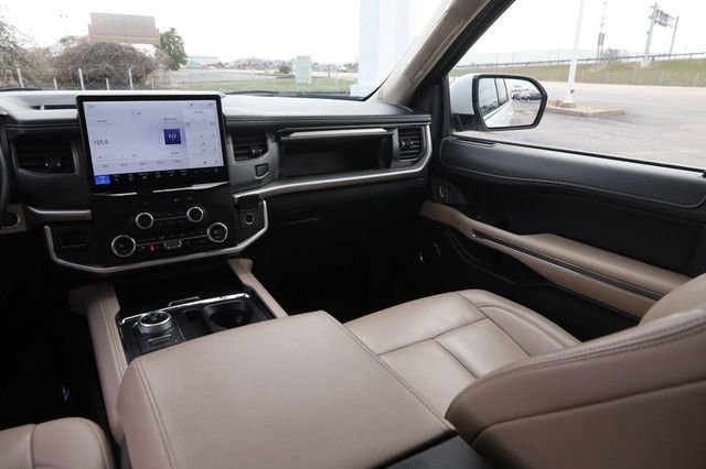 Certified 2024 Ford Expedition Max XLT image 26
