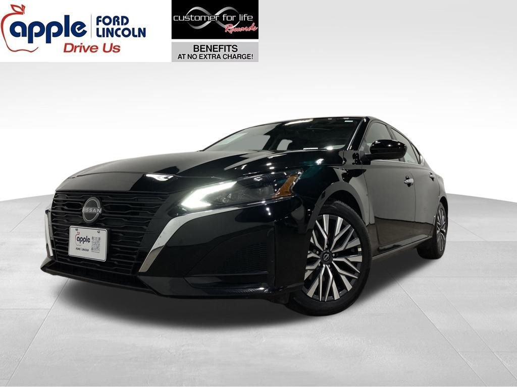 Used 2024 Nissan Altima 2.5 SV w/ SV Premium Package image 7