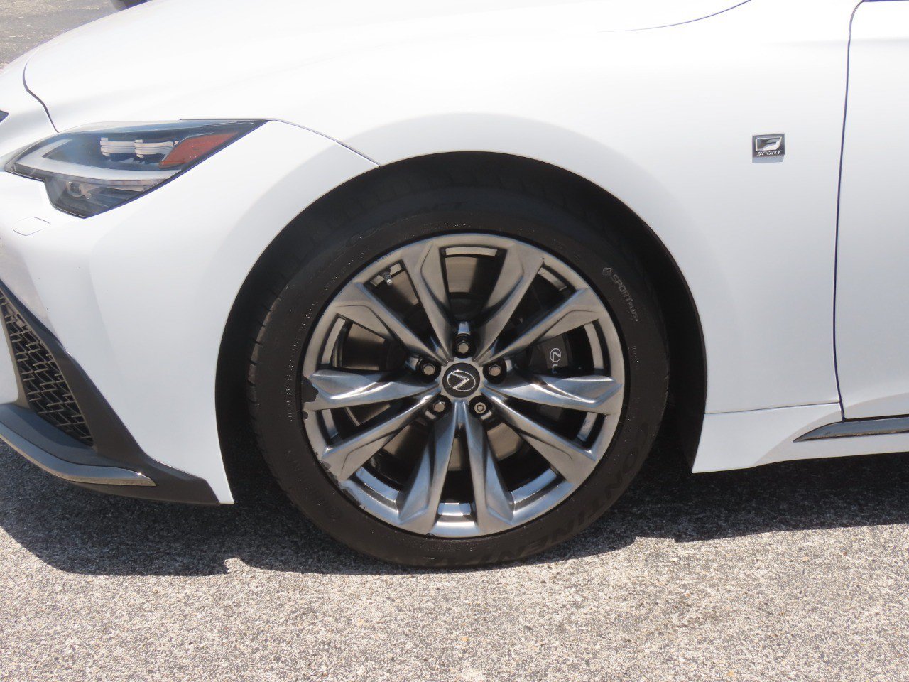 Used 2021 Lexus LS 500 F Sport w/ Accessory Package (Z2) RWD image 6