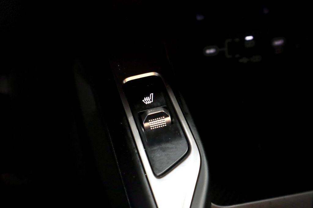 Used 2025 Kia Sorento S image 12