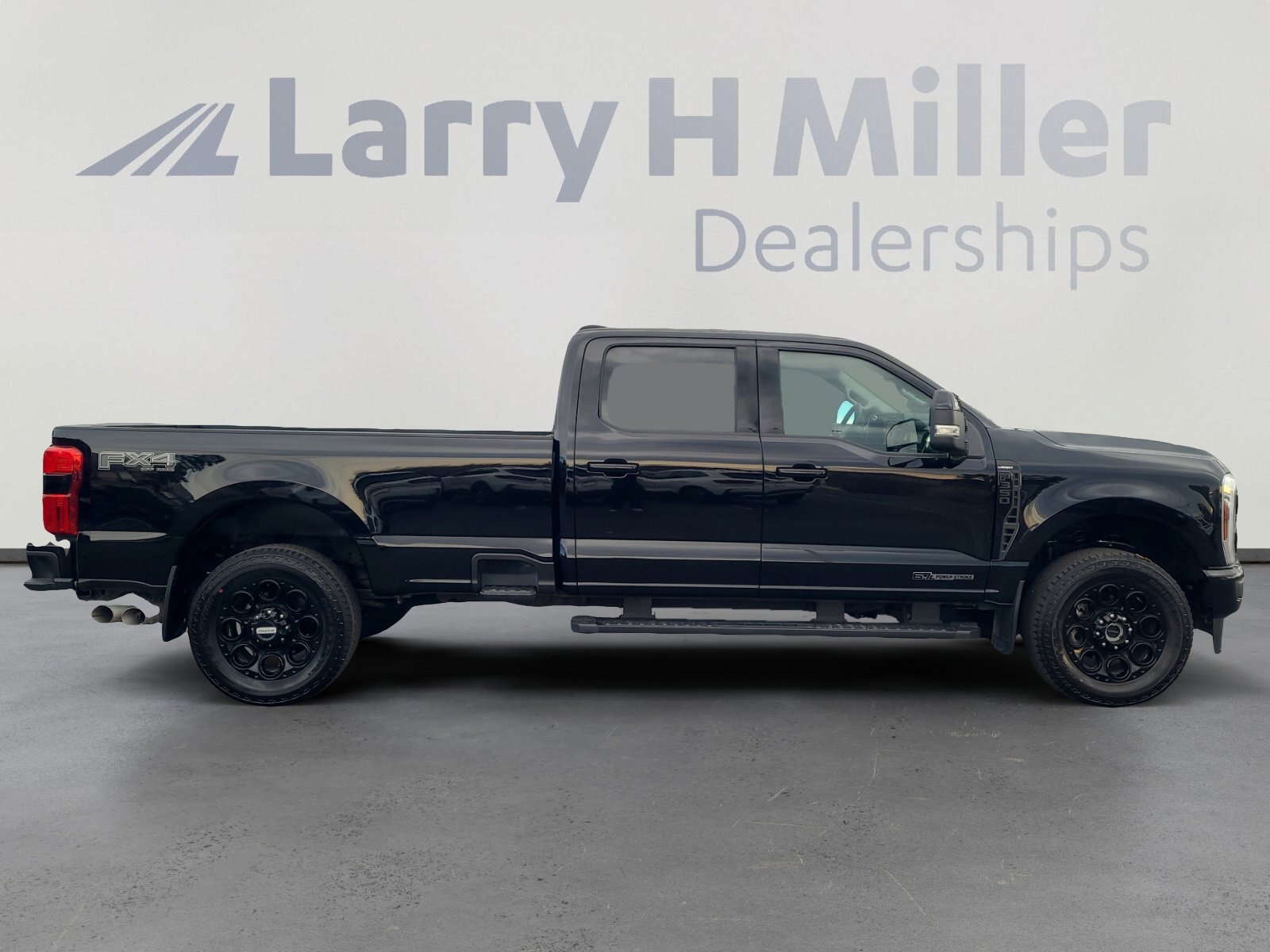 Certified 2025 Ford F350 Lariat w/ Black Appearance Package image 6