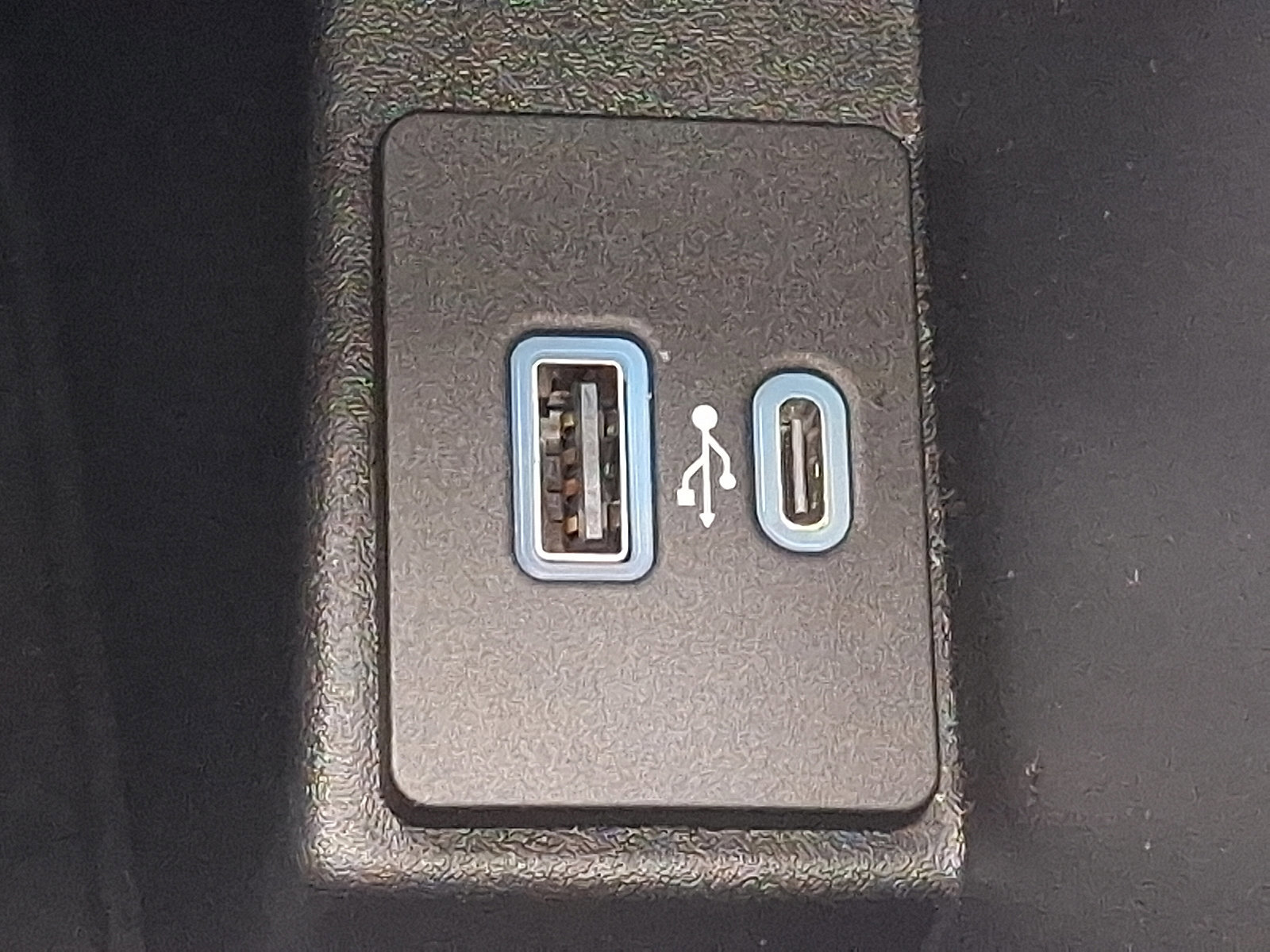 Certified 2024 Ford Edge ST w/ Equipment Group 401A image 24