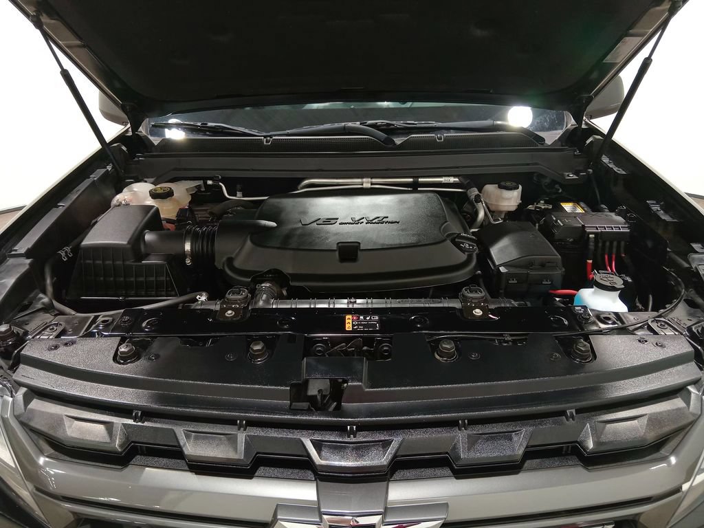 Used 2022 Chevrolet Colorado Z71 AWD/4WD image 12