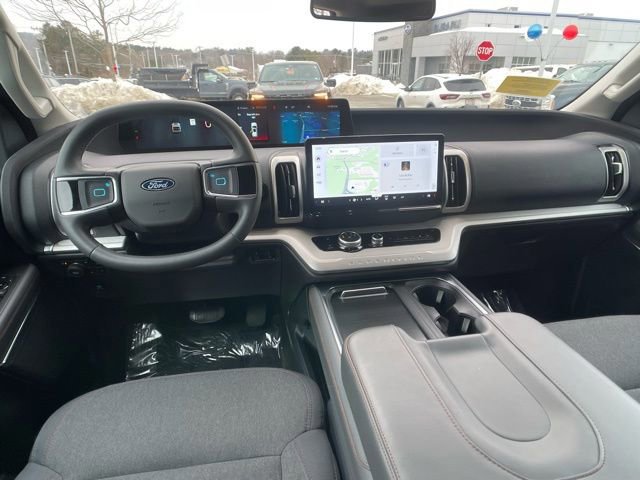 Certified 2025 Ford Expedition Active image 14