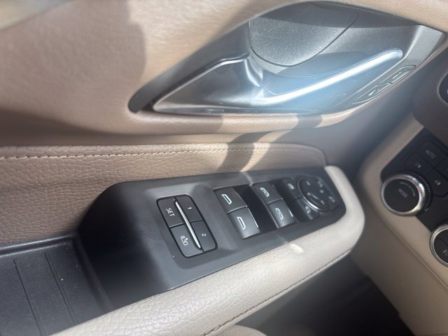 Used 2023 GMC Yukon XL Denali AWD/4WD image 26
