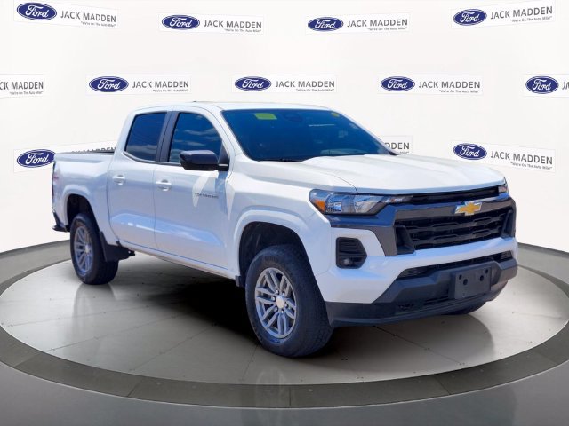 Used 2023 Chevrolet Colorado LT w/ LT Convenience Package II AWD/4WD image 7