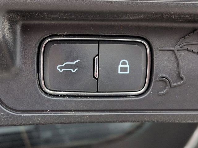 Certified 2023 Ford Explorer XLT image 16